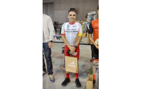 Quand Georges appuie sur ses pédales